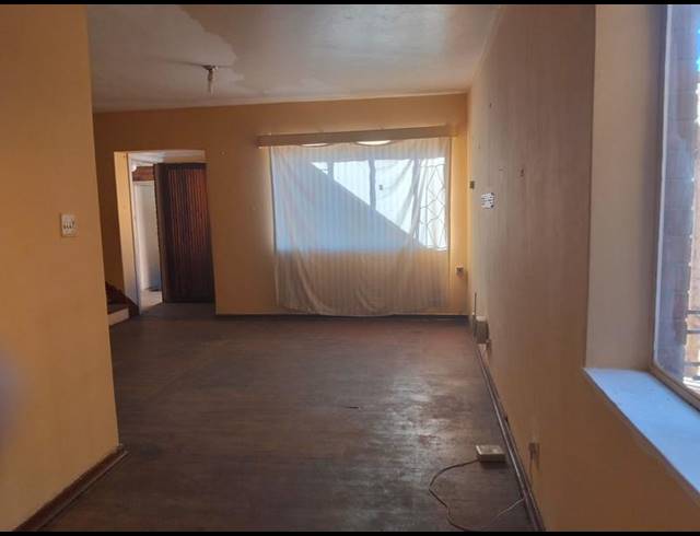 4 BEDROOM HOUSE FOR SALE IN FOREST HILL